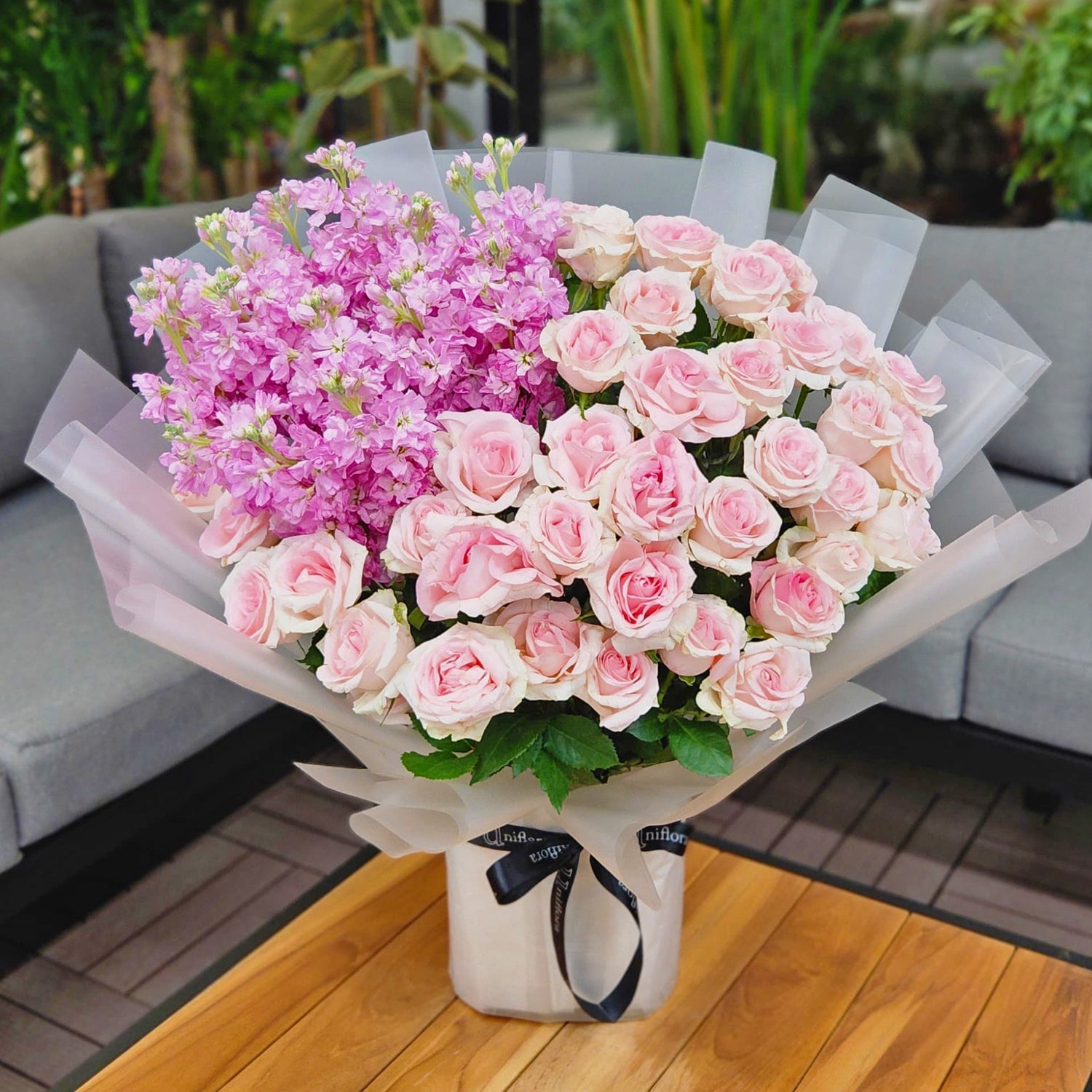 Blush Roses Bouquet - Uniflora
