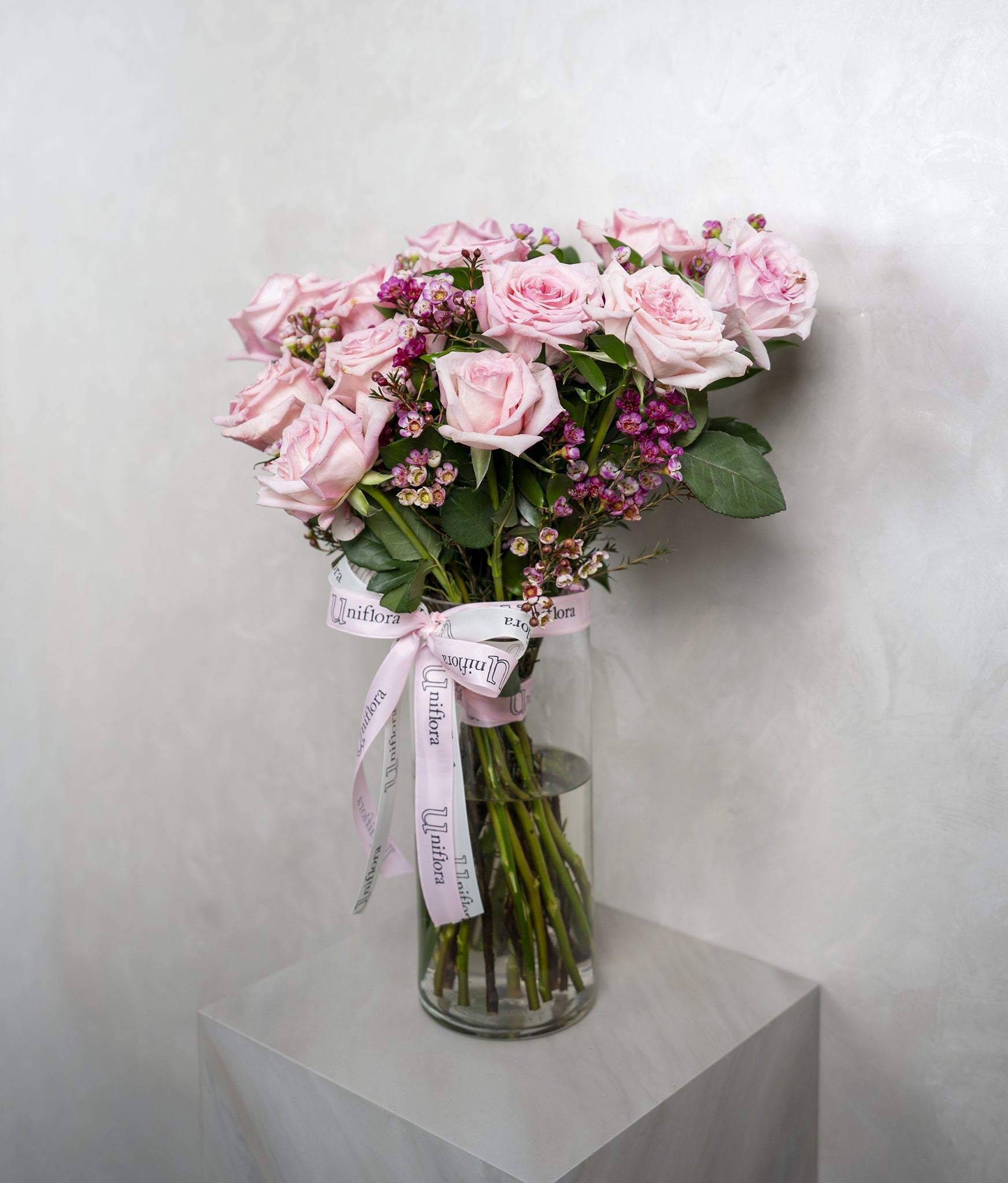 Classic Roses in Vase - Uniflora