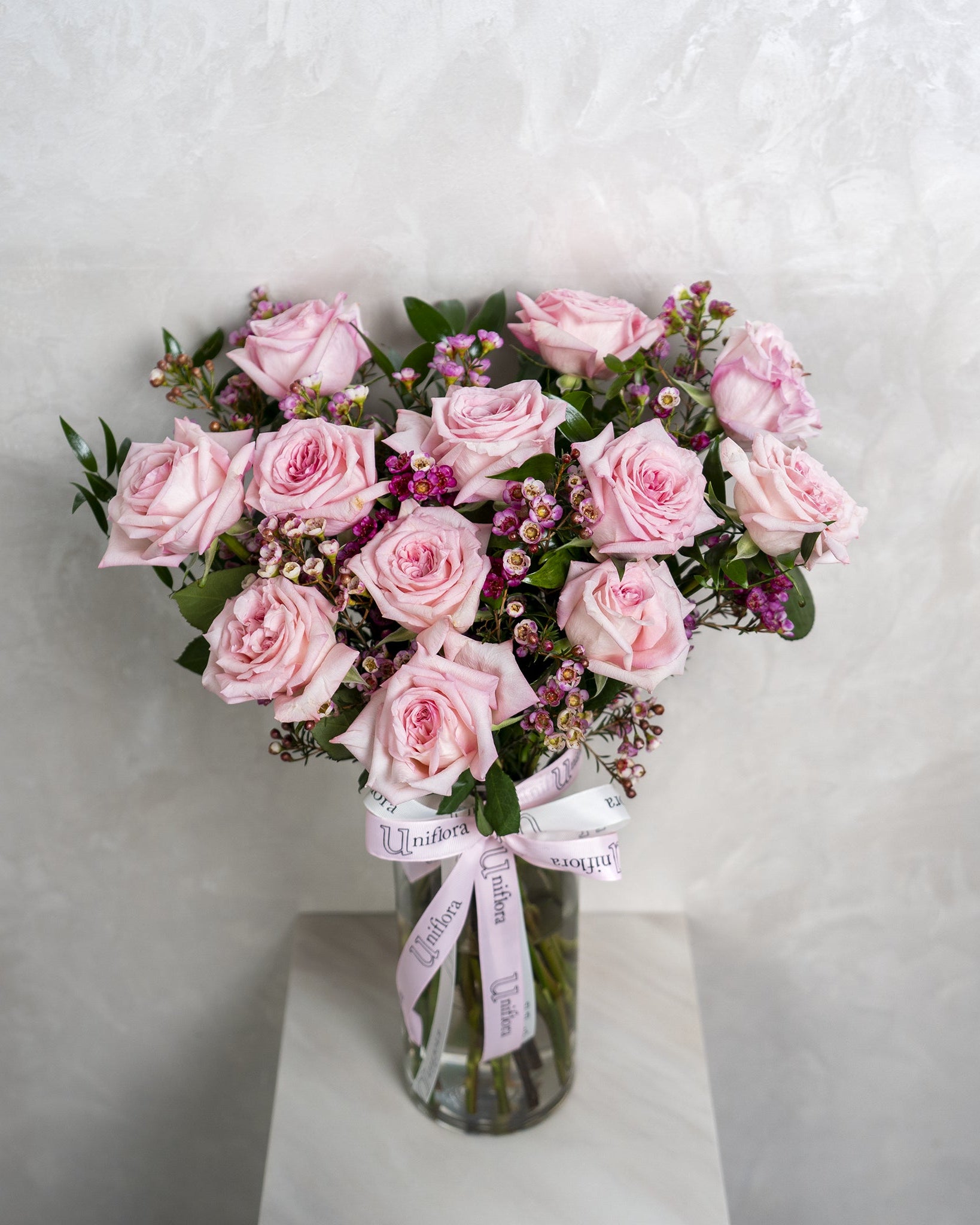 Classic Roses in Vase - Uniflora