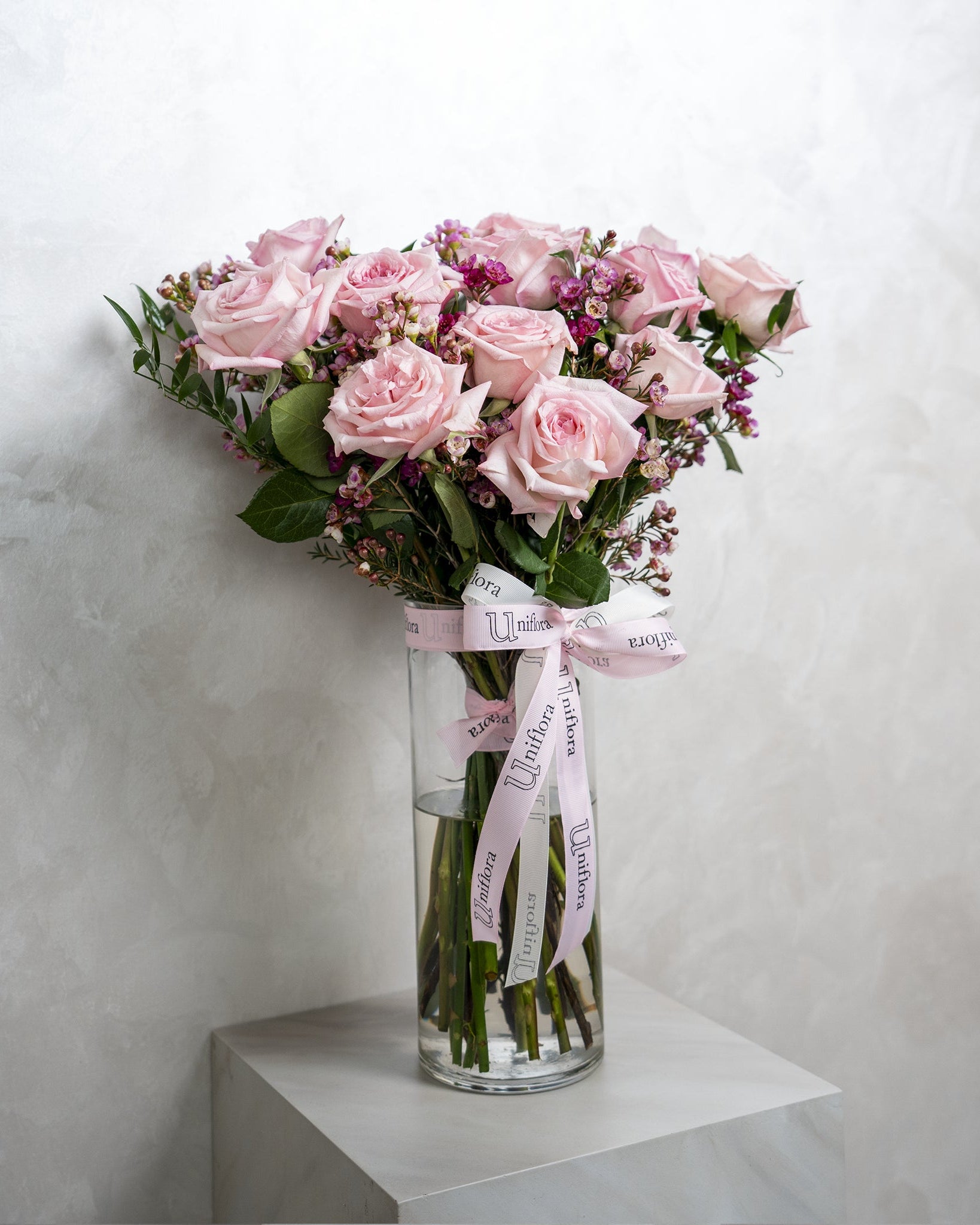 Classic Roses in Vase - Uniflora