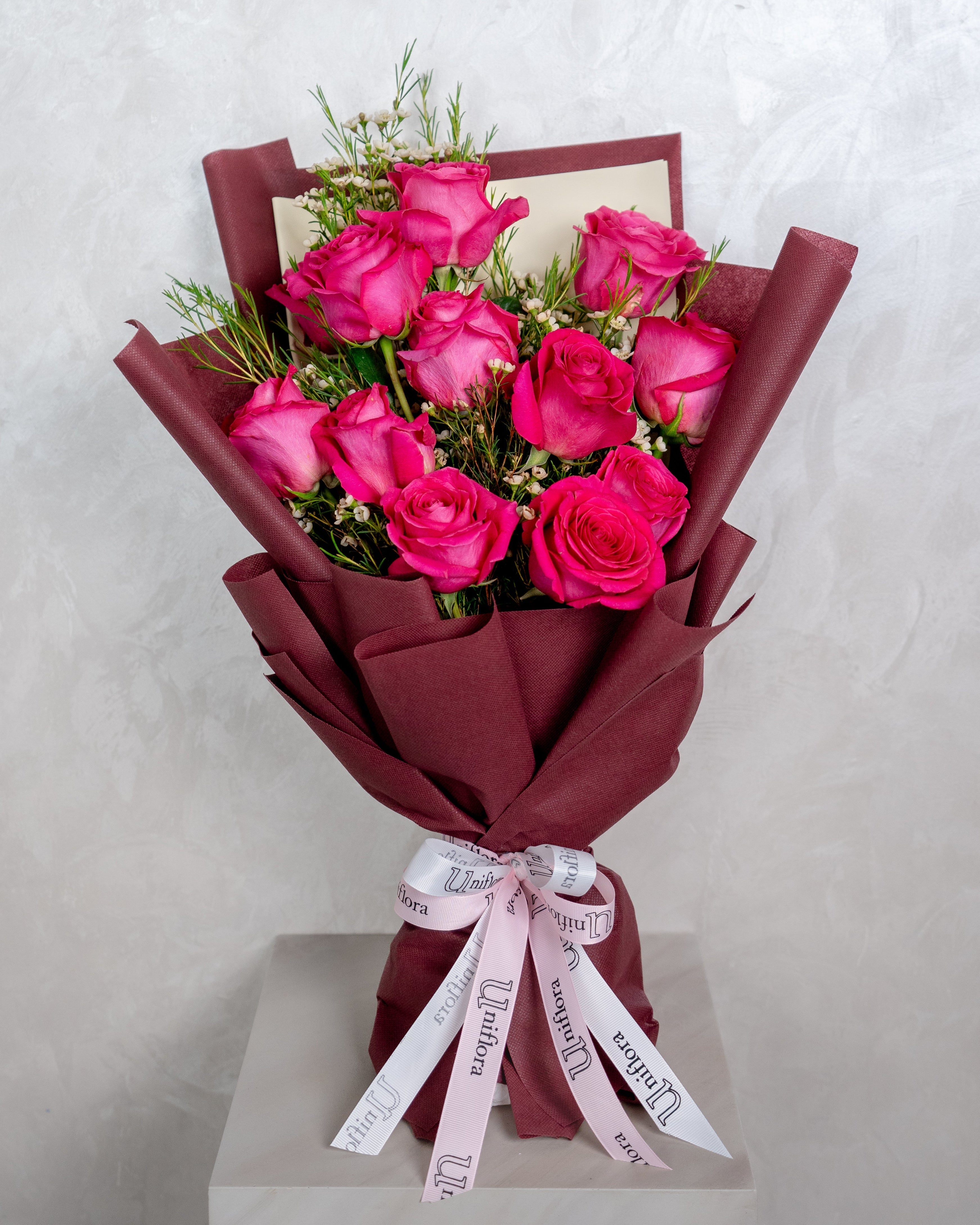 12 Fuchsia Pink Roses Bouquet - Uniflora