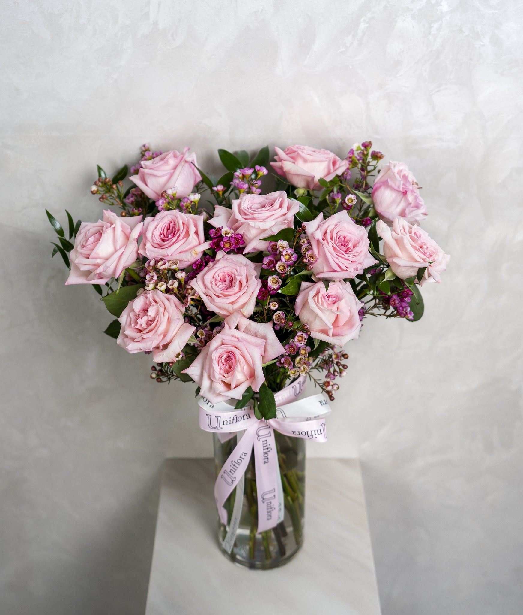 Classic Roses in Vase - Uniflora