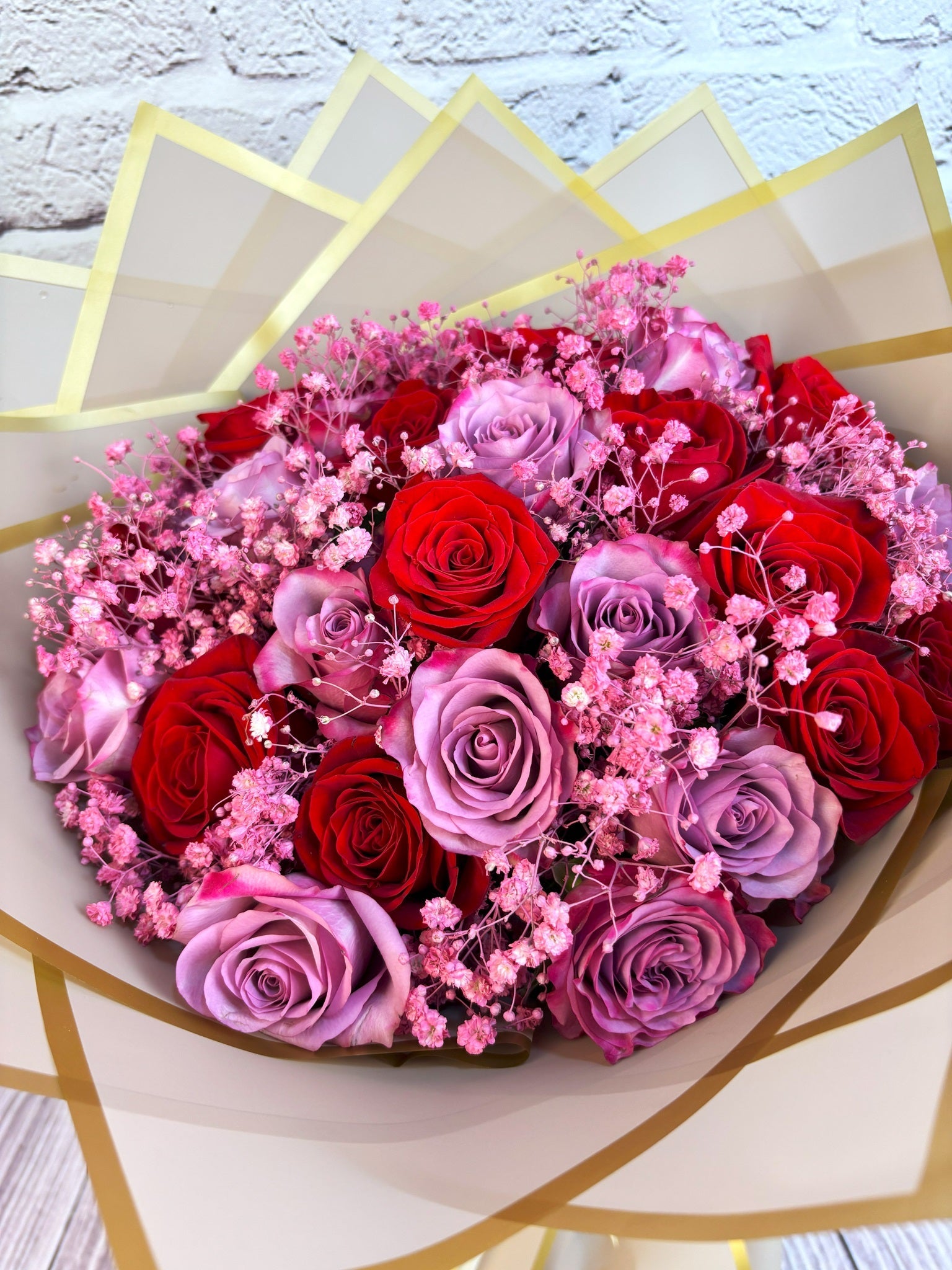 So Demure Roses - Uniflora